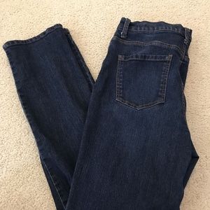Gloria Vanderbilt “Amanda” medium wash jeans - womens 14.